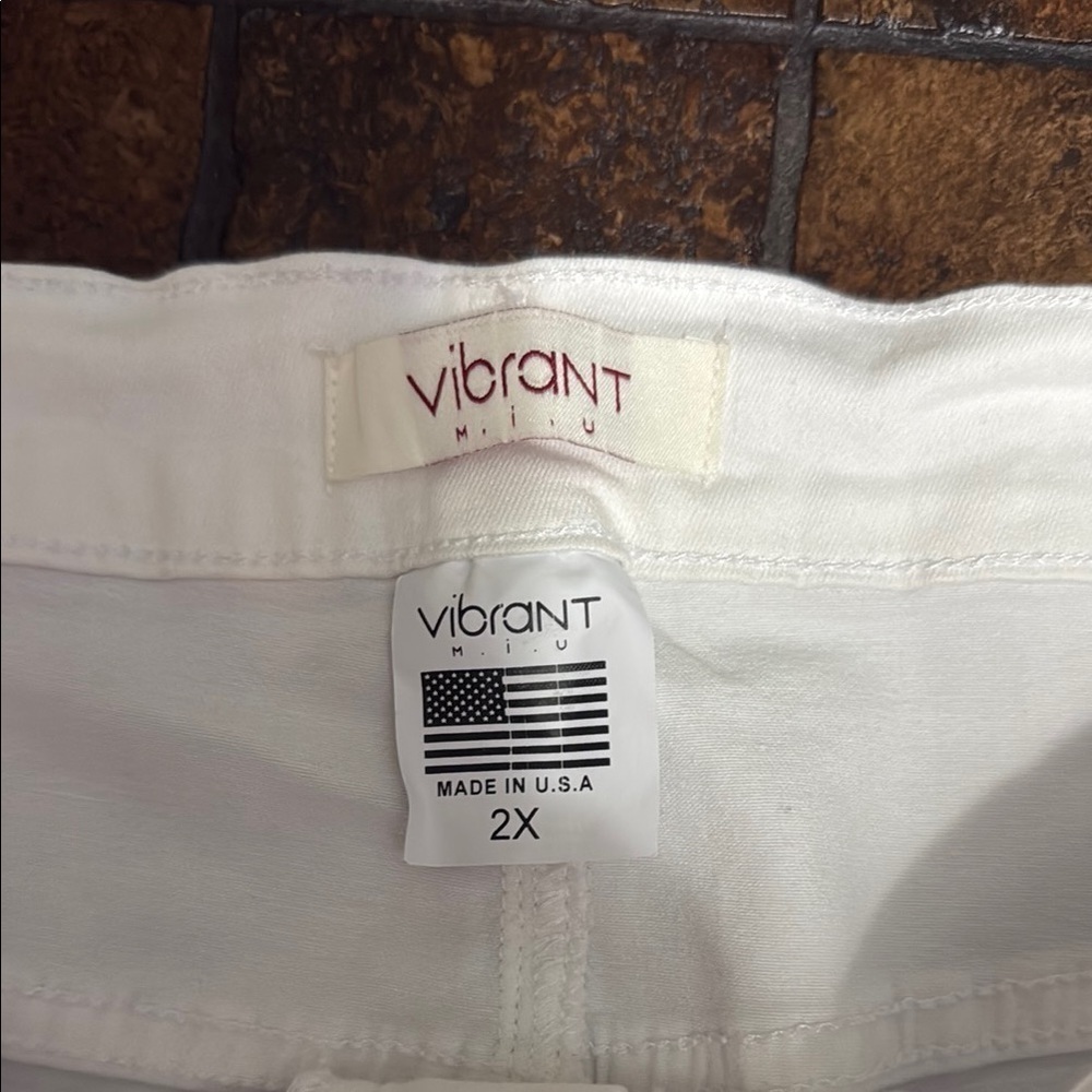 Vibrant White Distressed Denim Pants SUPER STRETCH - 2XL - Picture 2 of 4